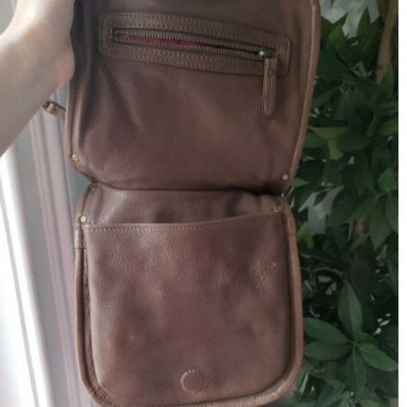 Juicy Couture THINK Brown Taupe Leather Crossbody Bag - Picture 4 of 16